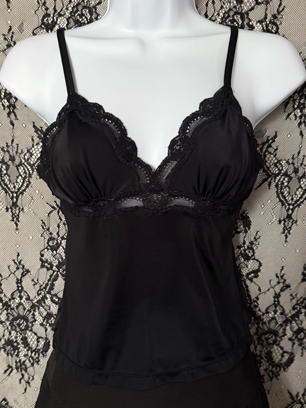 Gilligan & O'Malley Black Lace Cami Top